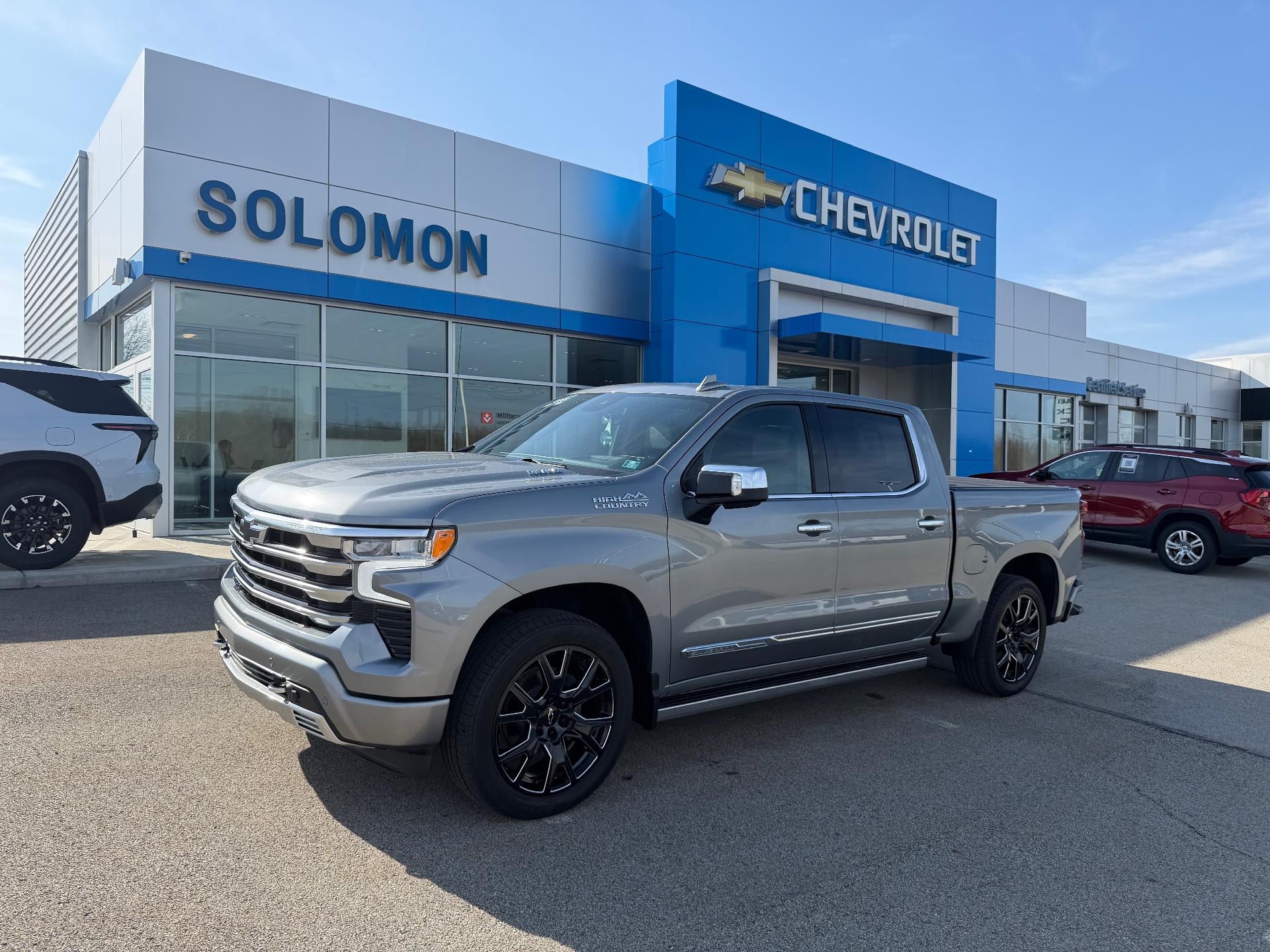 Sterling Gray Metallic 2023 Chevrolet Silverado 1500 High Country Crew Cab 4WD Pickup Truck Four-Wheel Drive Automatic