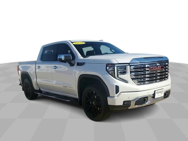 Used 2022 GMC Sierra 1500 Denali Denali with VIN 3GTUUGED2NG675488 for sale in Quincy, IL