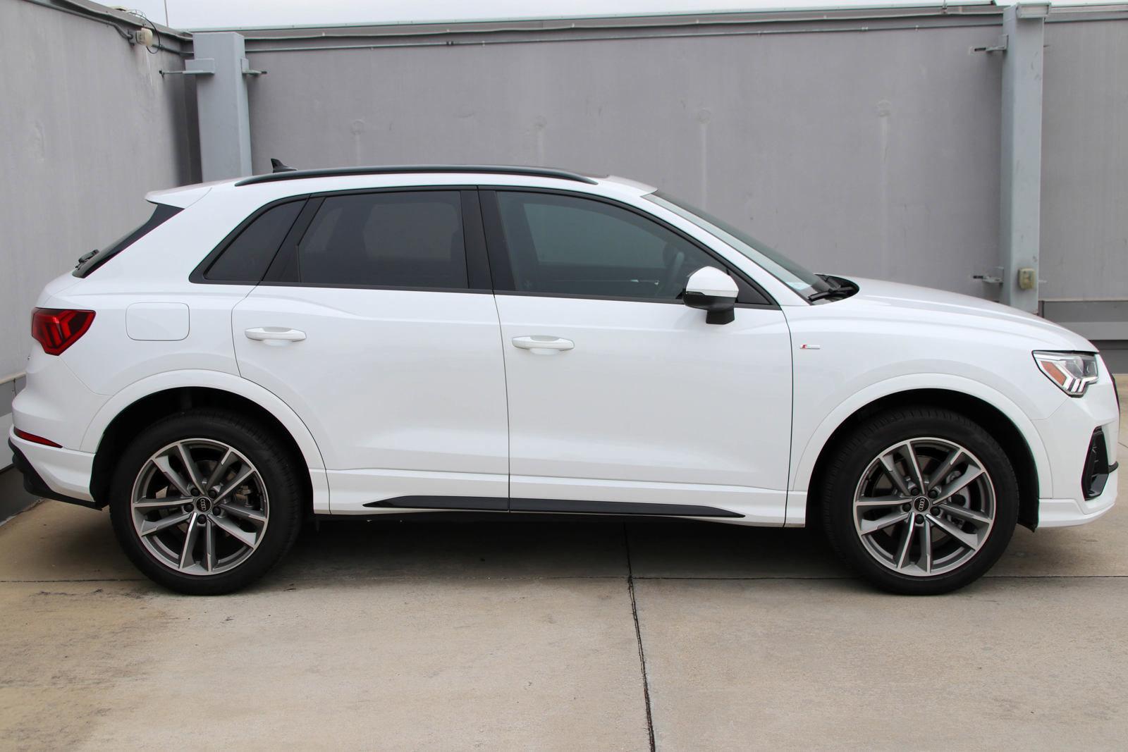 2024 Audi Q3 Vehicle Photo in SUGAR LAND, TX 77478