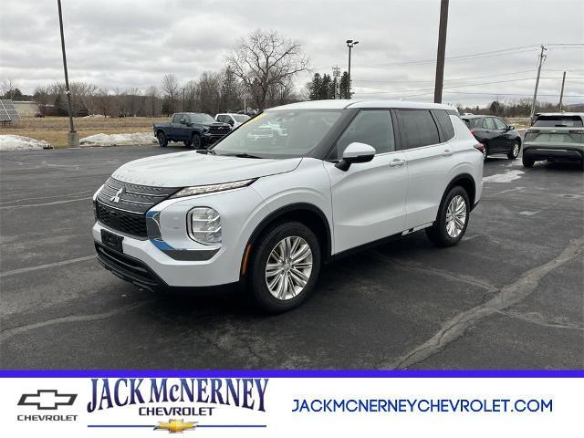 2022 Mitsubishi Outlander Vehicle Photo in TULLY, NY 13159-3159