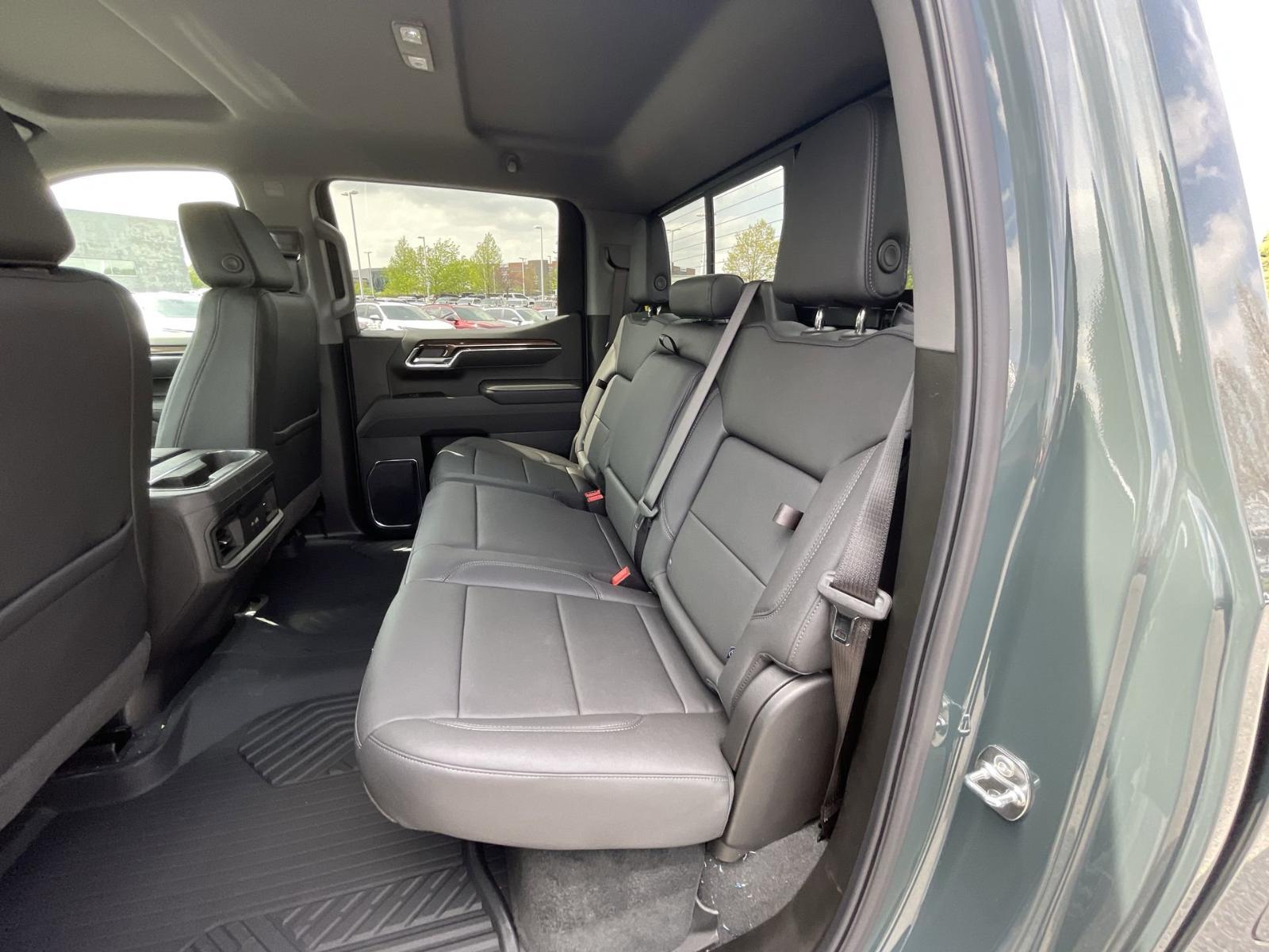 2025 Chevrolet Silverado 1500 Vehicle Photo in BENTONVILLE, AR 72712-4322