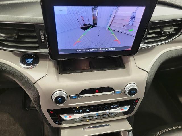 2023 Ford Explorer Vehicle Photo in Green Bay, WI 54304