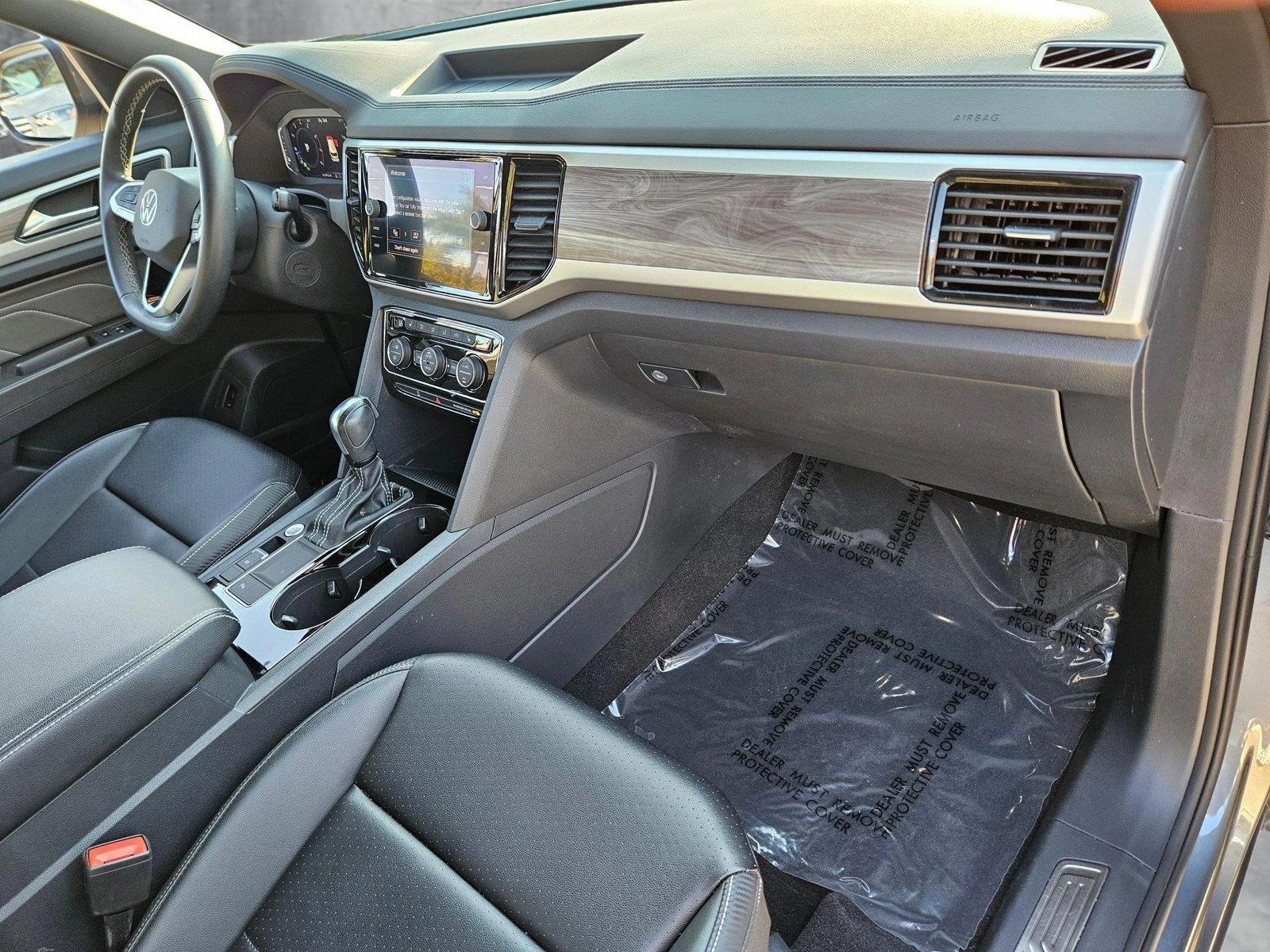 2022 Volkswagen Atlas Cross Sport Vehicle Photo in Pembroke Pines , FL 33027