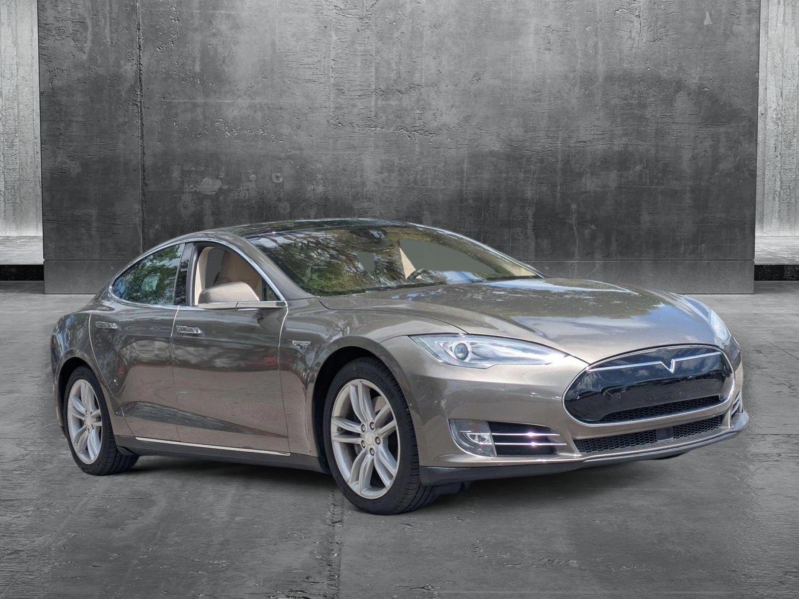 2015 Tesla Model S Vehicle Photo in GREENACRES, FL 33463-3207