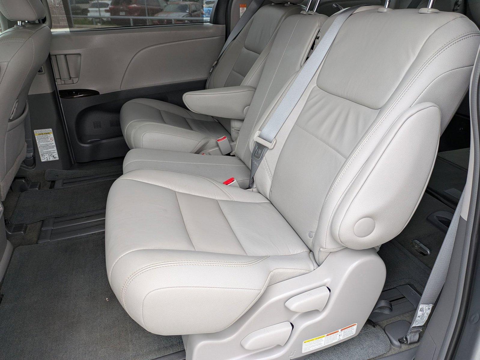 2017 Toyota Sienna Vehicle Photo in Corpus Christi, TX 78415
