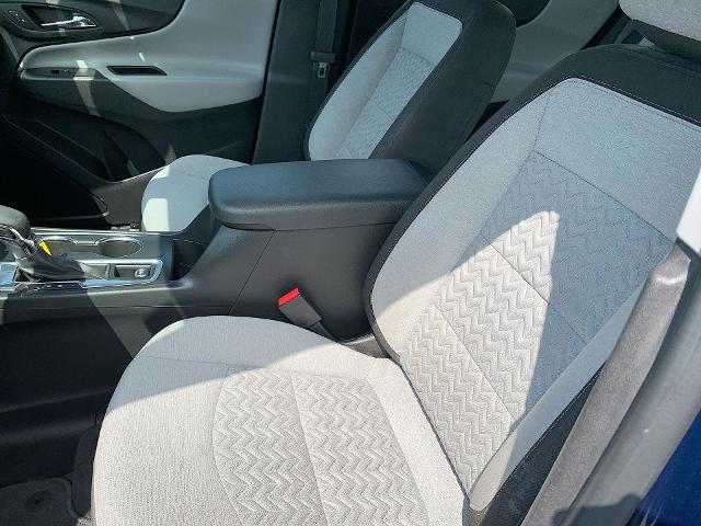 2022 Chevrolet Equinox Vehicle Photo in MOON TOWNSHIP, PA 15108-2571