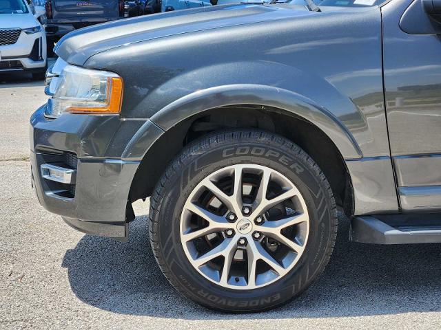 2017 Ford Expedition Vehicle Photo in DENTON, TX 76210-9321