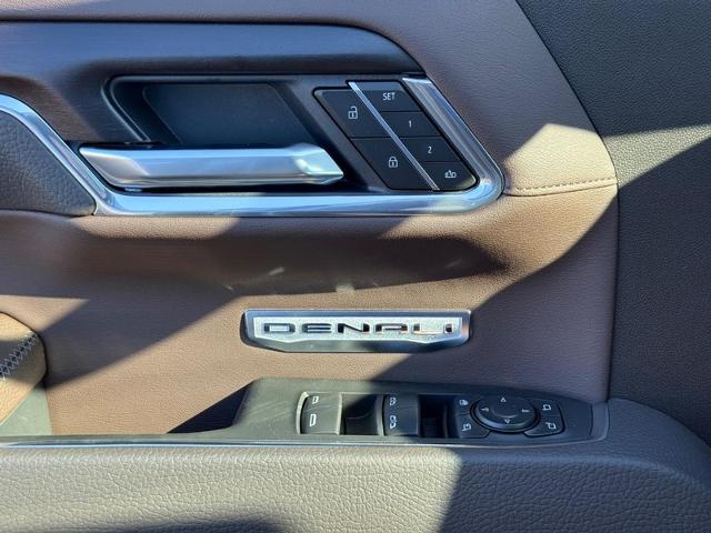 2025 GMC Sierra 1500 Vehicle Photo in COLUMBIA, MO 65203-3903