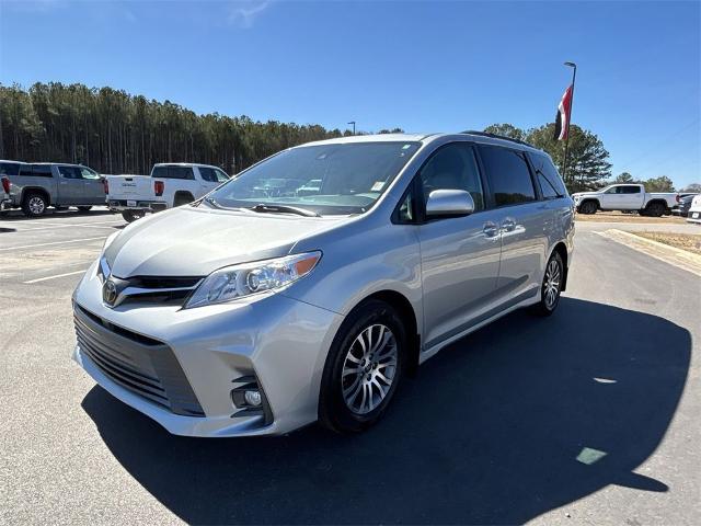 2020 Toyota Sienna Vehicle Photo in ALBERTVILLE, AL 35950-0246