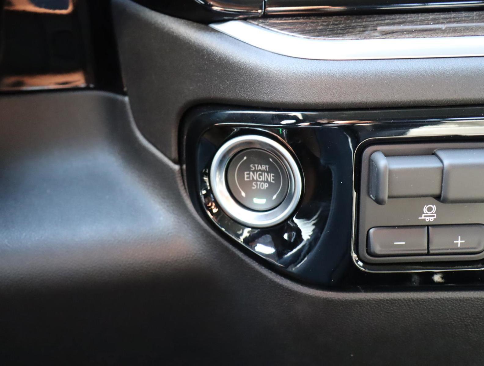 2025 Chevrolet Silverado 1500 Vehicle Photo in LOS ANGELES, CA 90007-3794