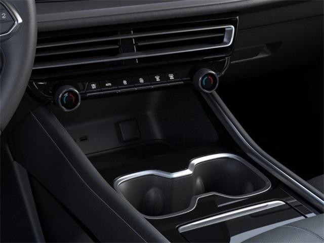 2024 Chevrolet Traverse Vehicle Photo in ENGLEWOOD, CO 80113-6708