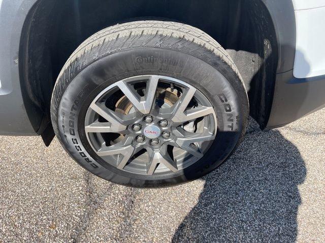 2023 GMC Acadia Vehicle Photo in MEDINA, OH 44256-9631