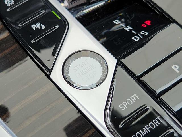 2024 BMW X7 xDrive40i Vehicle Photo in PLANO, TX 75024
