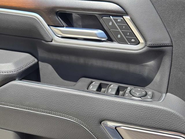 2025 GMC Sierra 2500 HD Vehicle Photo in DALLAS, TX 75209-3016