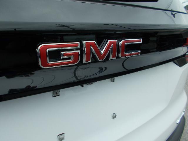 2025 GMC Acadia Vehicle Photo in LOWELL, MA 01852-4336
