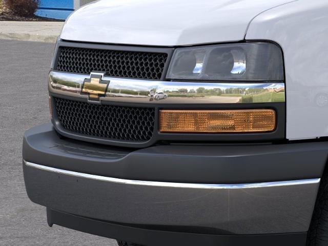 2025 Chevrolet Express Cutaway 3500 Vehicle Photo in DANBURY, CT 06810-5034