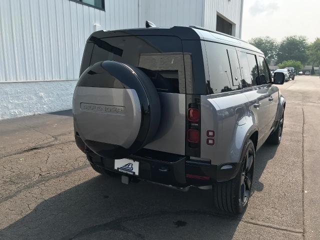 2024 Land Rover Defender Vehicle Photo in GREEN BAY, WI 54303-3330