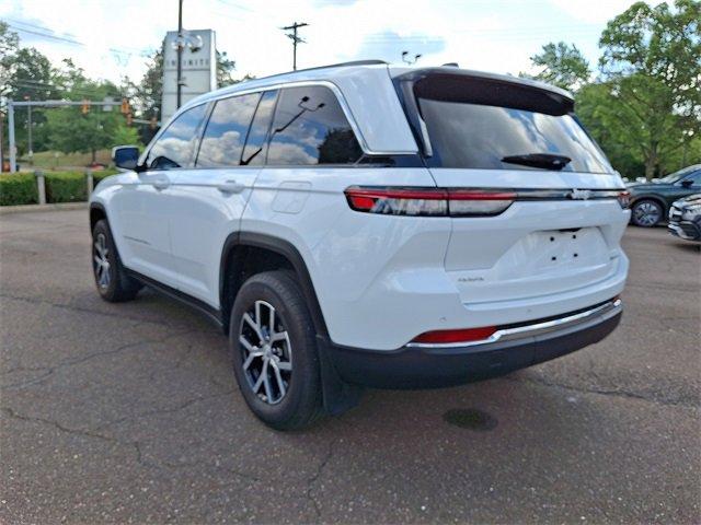 2024 Jeep Grand Cherokee Vehicle Photo in Willow Grove, PA 19090