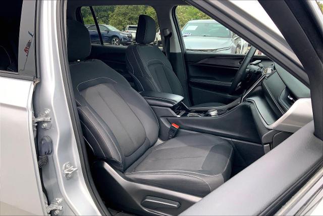2023 Jeep Grand Cherokee L Vehicle Photo in KANSAS CITY, MO 64114-4502