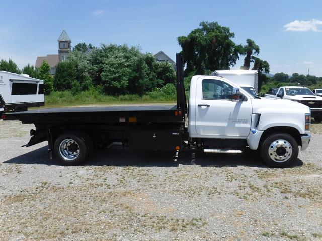 2024 Chevrolet Silverado 5500 HD Vehicle Photo in JASPER, GA 30143-8655