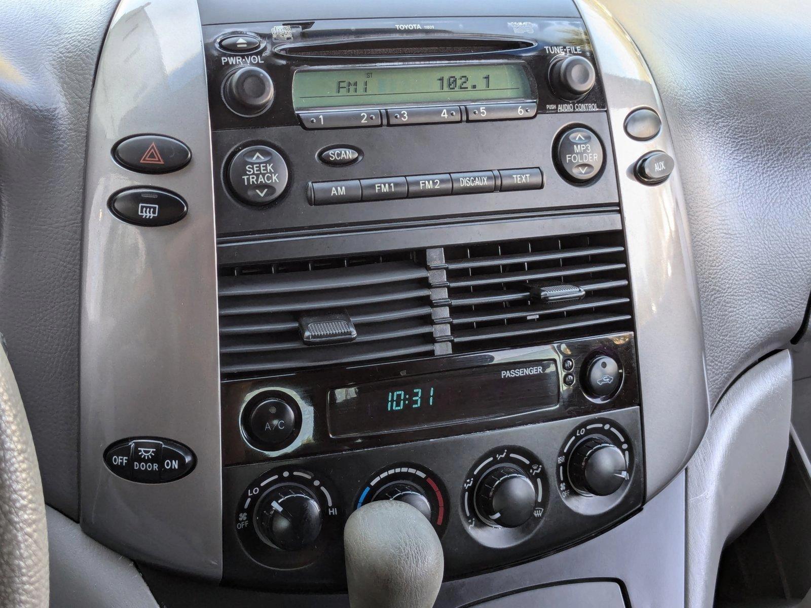 2007 Toyota Sienna Vehicle Photo in Tampa, FL 33614