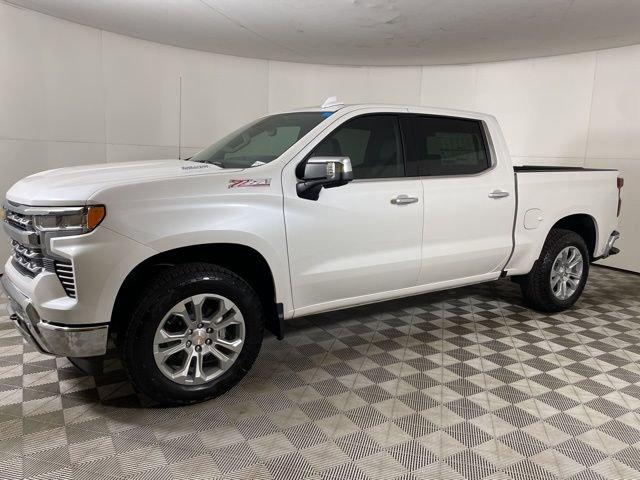 2025 Chevrolet Silverado 1500 Vehicle Photo in PHOENIX, AZ 85014-3381