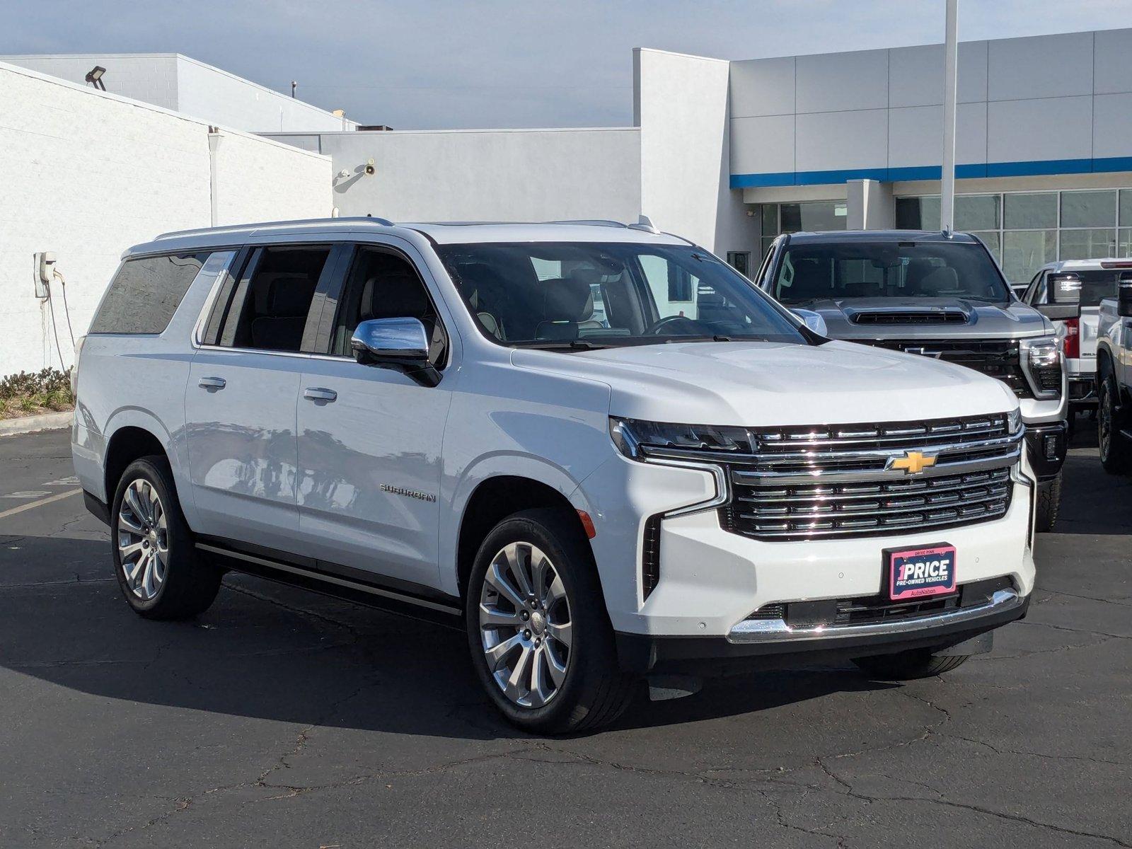 2022 Chevrolet Suburban Vehicle Photo in VALENCIA, CA 91355-1705