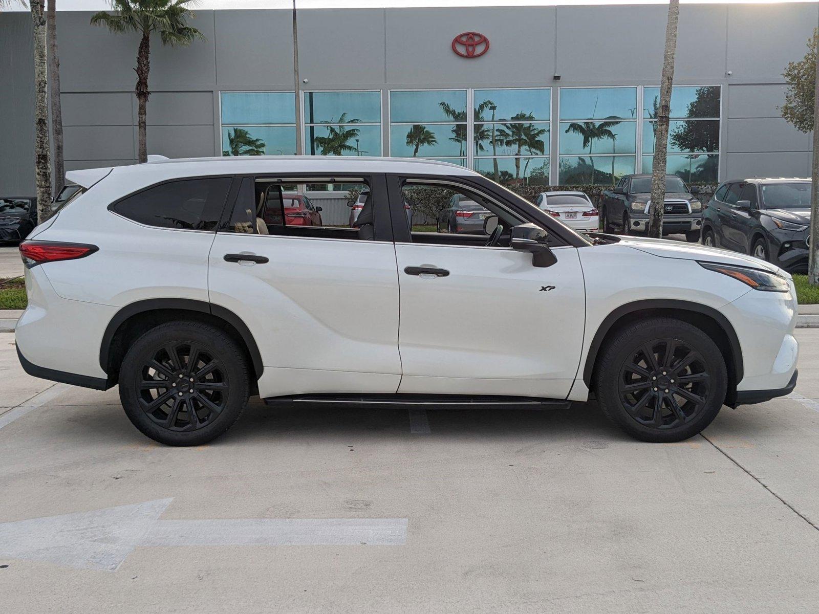 2022 Toyota Highlander Vehicle Photo in Davie, FL 33331