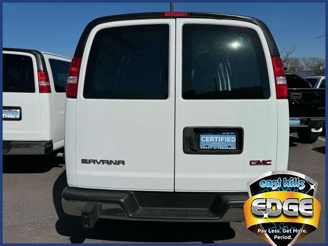 2022 GMC Savana Cargo Van Vehicle Photo in Roslyn, NY 11576
