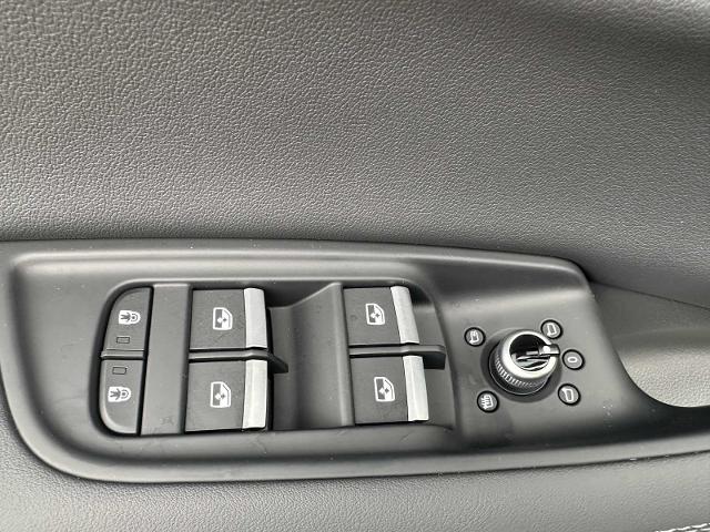 2025 Audi Q7 Vehicle Photo in HOUSTON, TX 77090