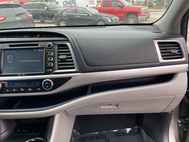 2015 Toyota Highlander Vehicle Photo in MEDINA, OH 44256-9631