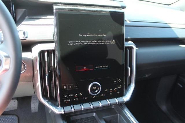 2025 GMC Acadia Vehicle Photo in Greenville, TX 75402