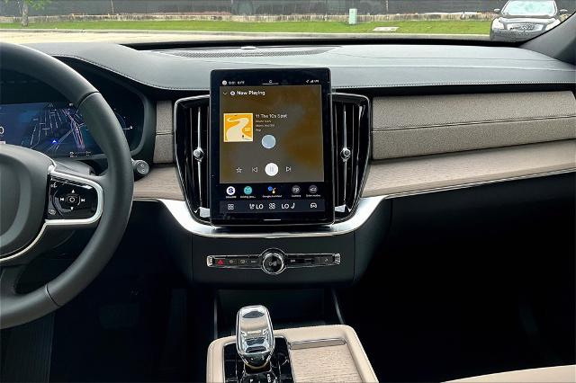 2025 Volvo XC90 Plug-In Hybrid Vehicle Photo in Houston, TX 77007