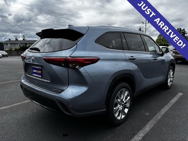 2023 Toyota Highlander Vehicle Photo in Puyallup, WA 98371