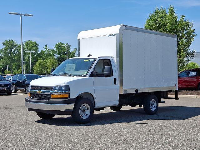 2025 Chevrolet Express Cutaway 3500 Vehicle Photo in DANBURY, CT 06810-5034