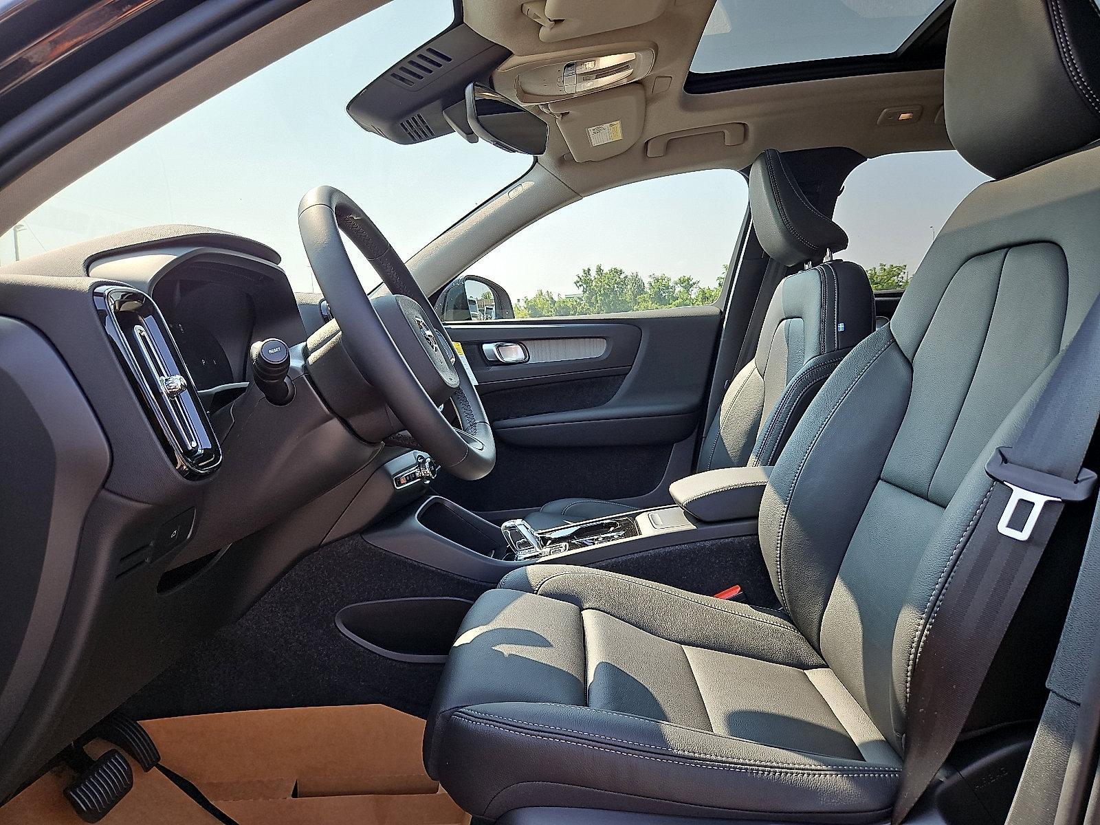 2026 Volvo XC40 Vehicle Photo in Trevose, PA 19053