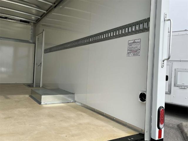 2023 Chevrolet Express Cutaway 3500 Vehicle Photo in ALCOA, TN 37701-3235