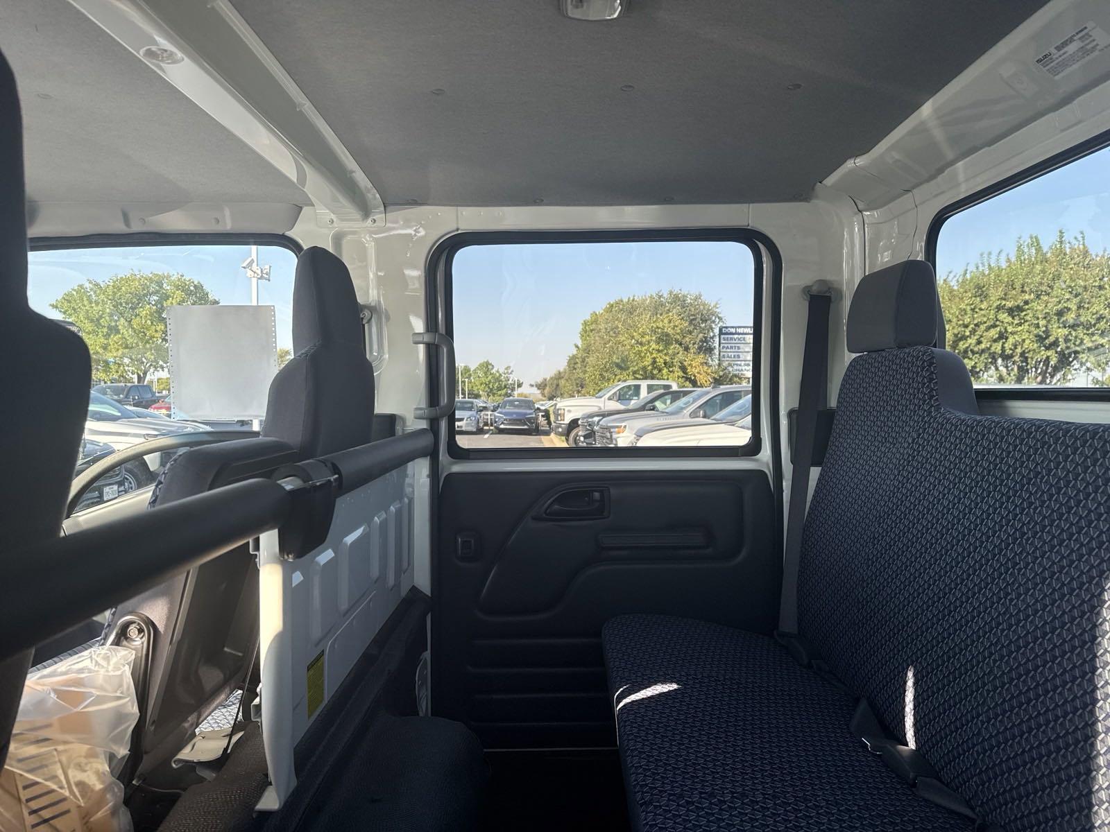 2025 Chevrolet Low Cab Forward 5500 XG Vehicle Photo in GEORGETOWN, TX 78626-7508