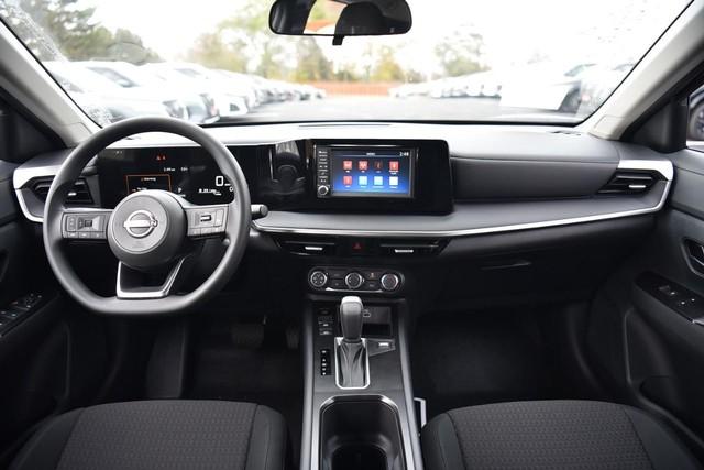 2025 Nissan Kicks Vehicle Photo in Ballwin, MO 63011