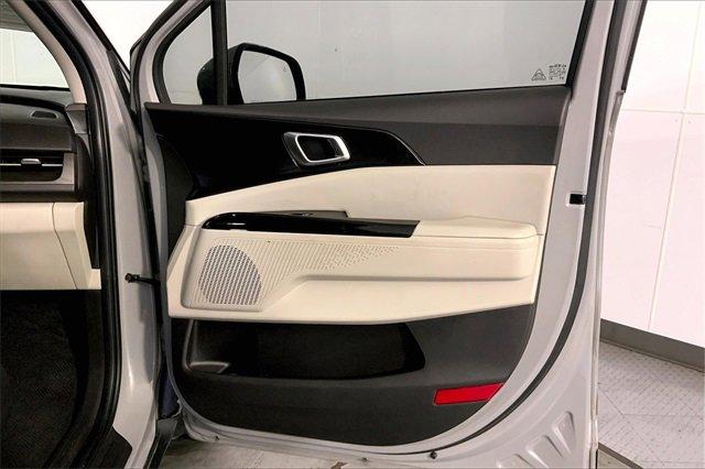 2022 Kia Carnival Vehicle Photo in KANSAS CITY, MO 64114-4502