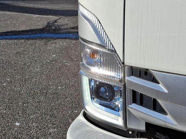 2024 Chevrolet Low Cab Forward 4500 Vehicle Photo in DANBURY, CT 06810-5034