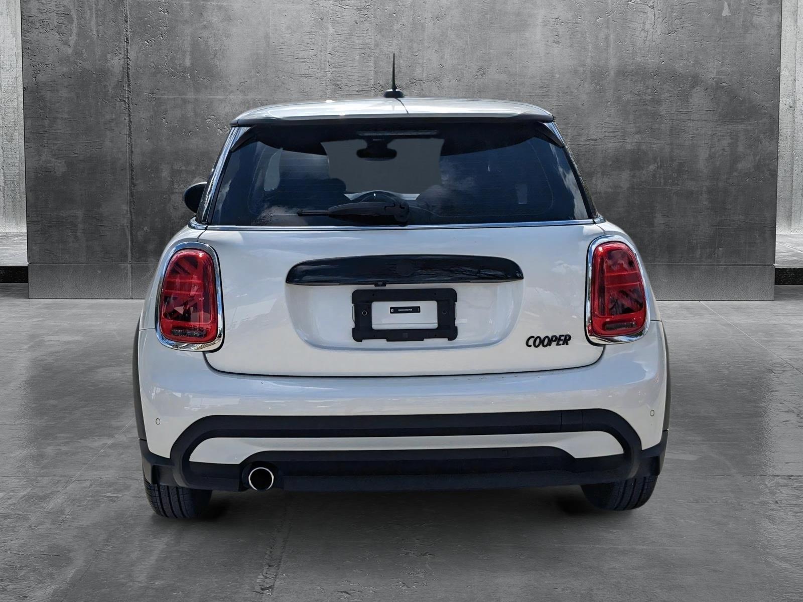 2024 MINI Cooper Hardtop 2 Door Vehicle Photo in Coconut Creek, FL 33073
