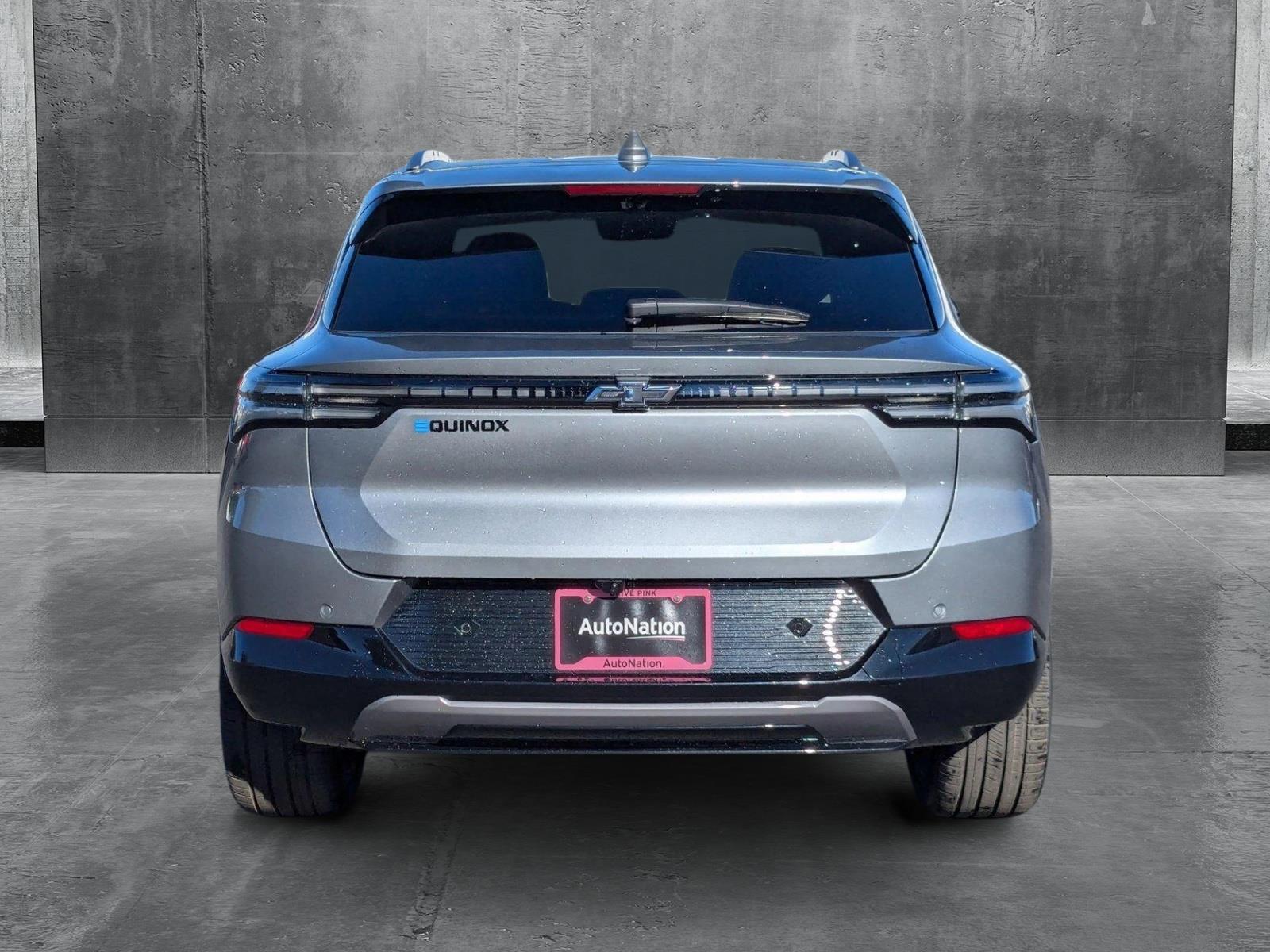 2025 Chevrolet Equinox EV Vehicle Photo in VALENCIA, CA 91355-1705