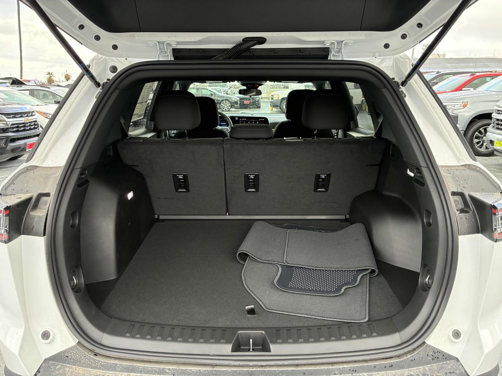 2025 Chevrolet Equinox Vehicle Photo in LOS ANGELES, CA 90007-3794