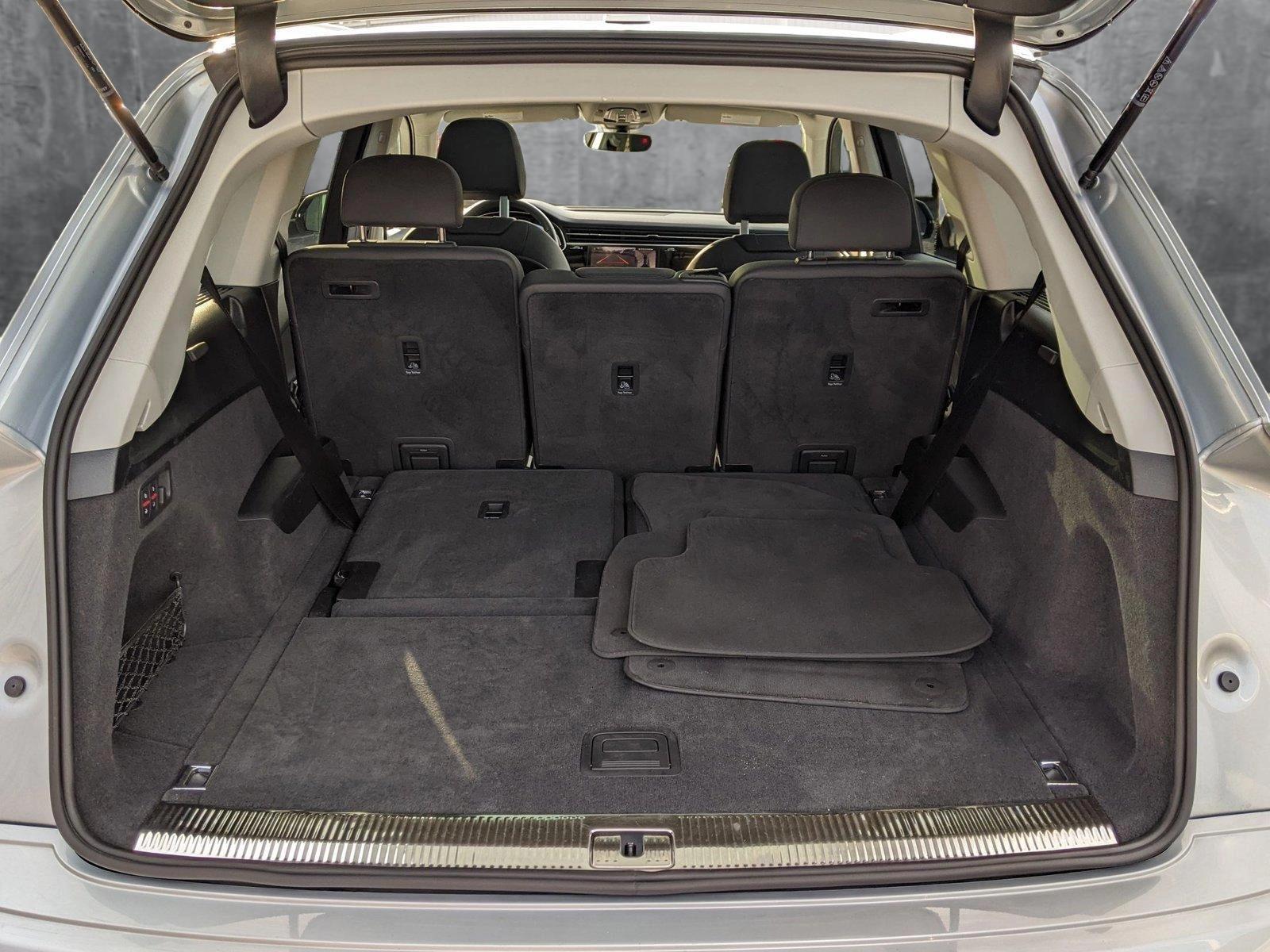 2024 Audi Q7 Vehicle Photo in TIMONIUM, MD 21093-2300