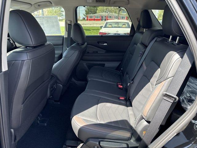 2025 Nissan Pathfinder Vehicle Photo in Flemington, NJ 08822
