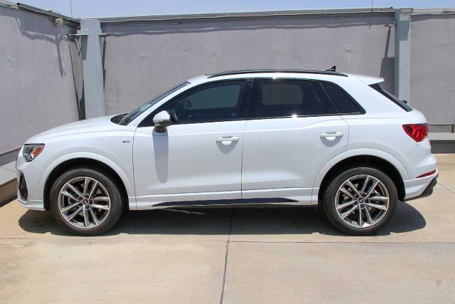 2024 Audi Q3 Vehicle Photo in SUGAR LAND, TX 77478