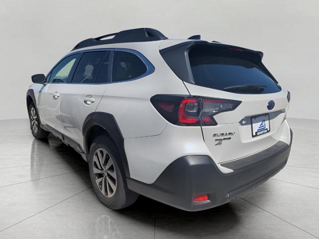 2025 Subaru Outback Vehicle Photo in Green Bay, WI 54304