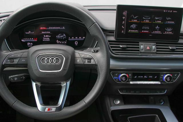 2024 Audi Q5 Vehicle Photo in SUGAR LAND, TX 77478