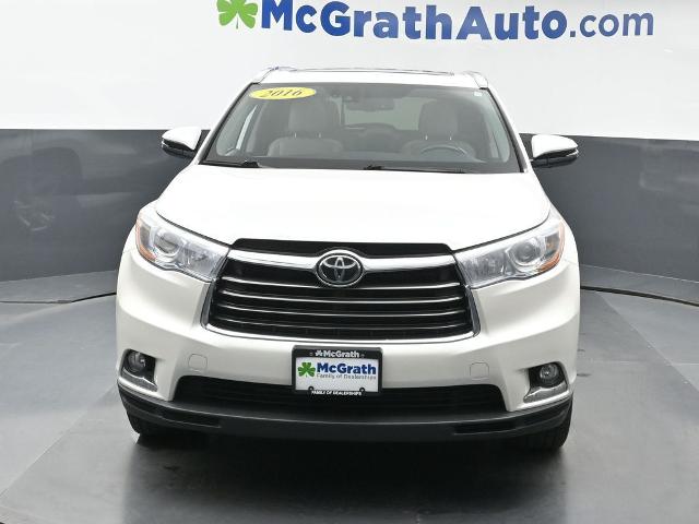 2016 Toyota Highlander Vehicle Photo in Cedar Rapids, IA 52402